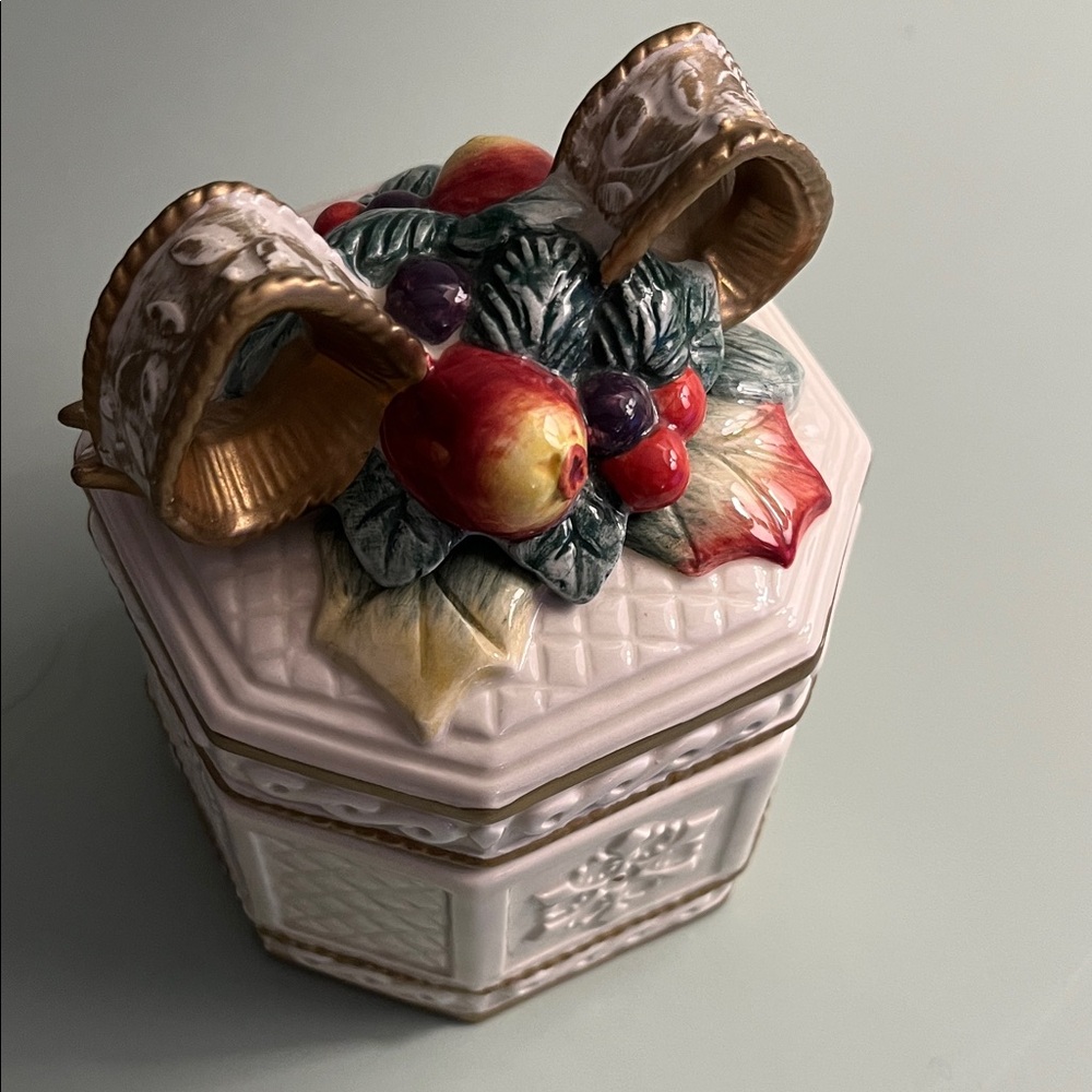 Fitz and‎ Floyd Ceramic Box with Fruit and Gold Accents
